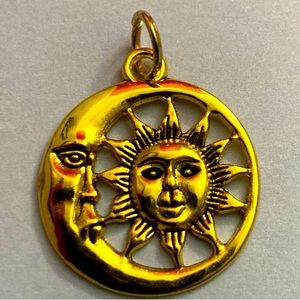 5/$10❤️❤️❤️NEW BRASS Moon & Sun Charm Pendant